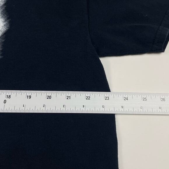 Pink Floyd Roger Waters Us + Them 2017 Tour Black Band Shirt Fits like XL - Picture 8 of 8